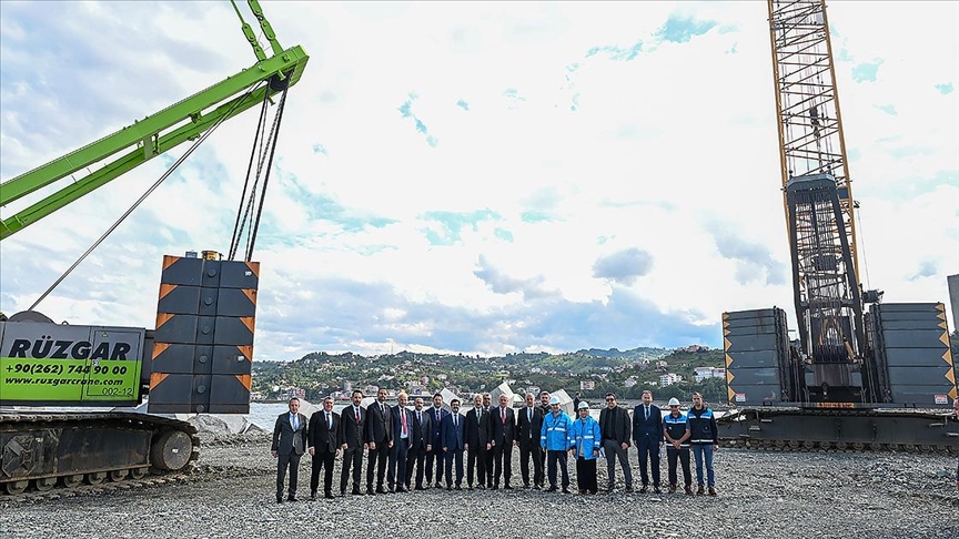 BAKAN URALOĞLU İYİDERE LOJİSTİK LİMANI'NDA İNCELEMEDE BULUNDU