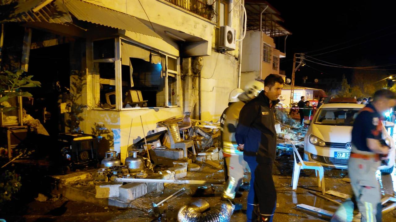 Hatay'da yangın çıkan fırında patlama: 9 kişi yaralandı