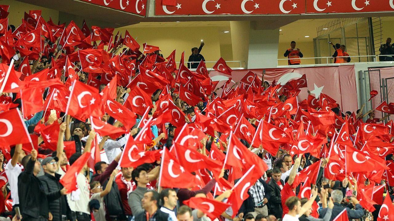 Türkiye-Gürcistan maçının tribün gelirleri Gazze'ye bağışlanacak!