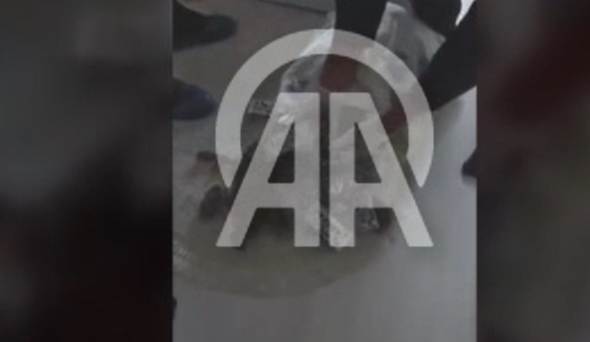 Bazanın içine gizlenmiş 3 bin 472 uyuşturucu hap ele geçirildi