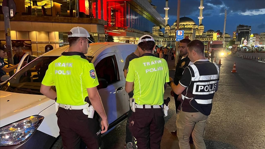 İstanbul'da "Huzur İstanbul" uygulamasında 1078 kişi gözaltına alındı