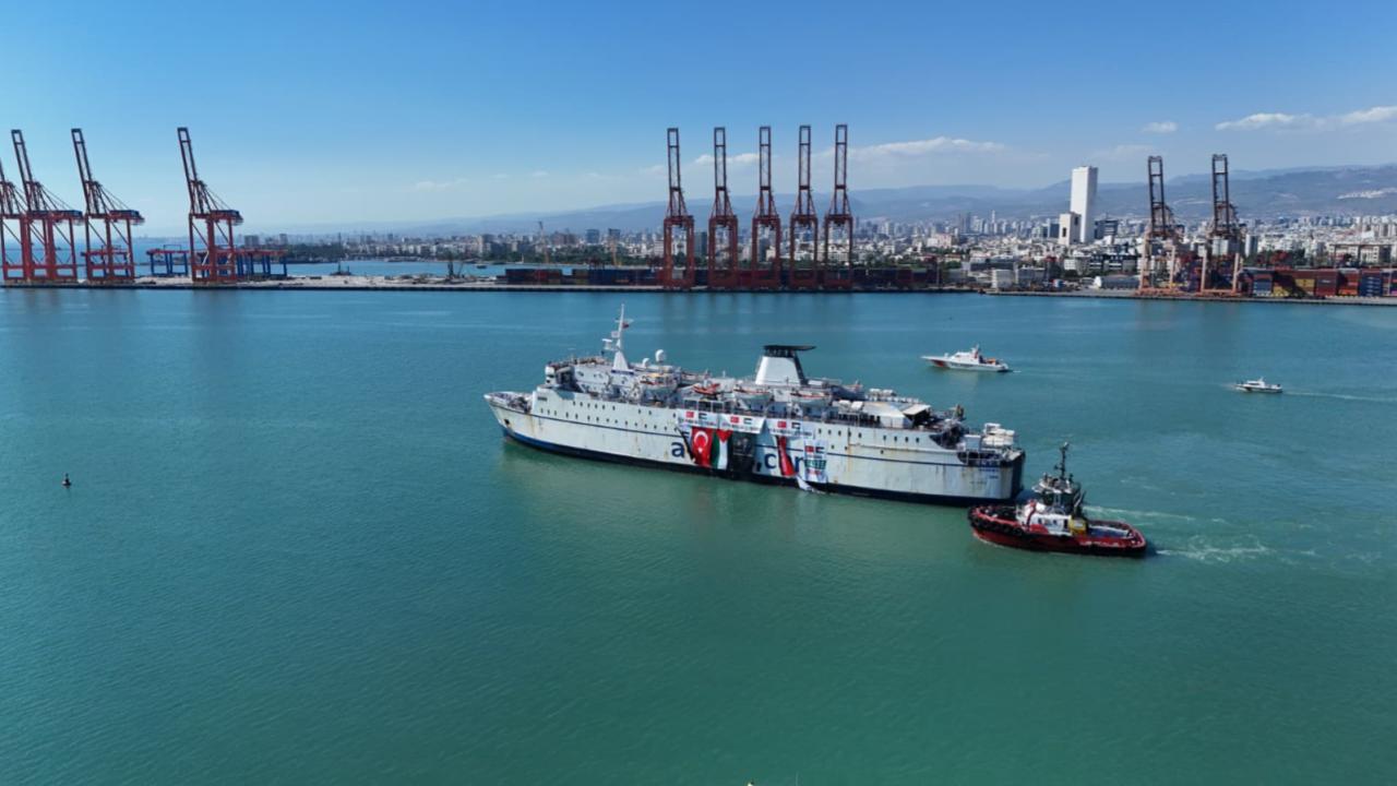 TÜRKİYE'NİN "İYİLİK GEMİSİ" EL-ARİŞ LİMANI AÇIKLARINDA