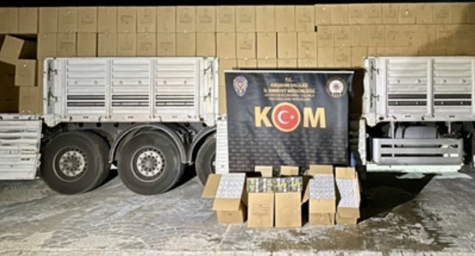 TIR'IN DORSESİNDEN 9 MİLYON 800 BİN MAKARON ÇIKTI!