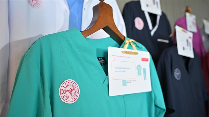 SAĞLIK ÇALIŞANLARININ KIYAFETLERİNDE YENİ DÖNEM