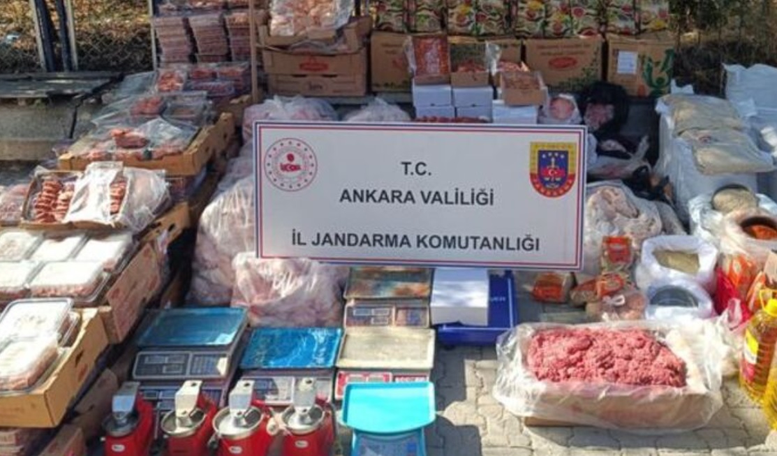 ANKARA'DA 1 TON 200 KİLO BOZUK ET VE TAVUK ELE GEÇİRİLDİ