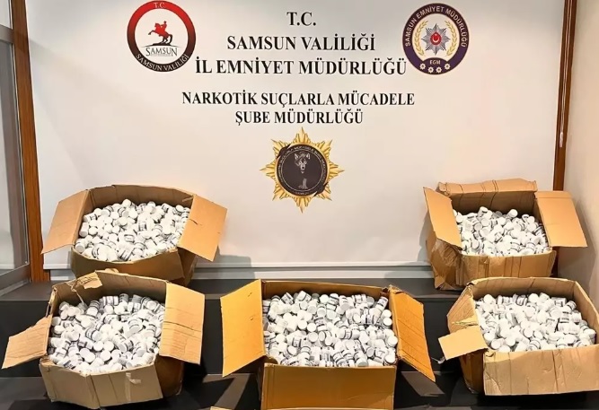 Samsun'da Uyuşturucu Operasyonu: 153 Bin Sentetik Ecza Ele Geçirildi