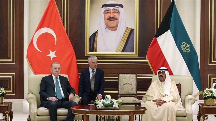 ERDOĞAN, KUVEYT EMİRİ EL SABAH İLE BİR GÖRÜŞME GERÇEKLEŞTİRDİ