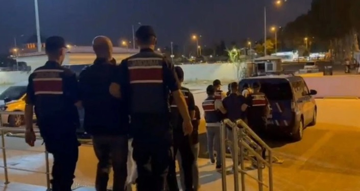 ADANA - Düzenlenen kaçakçılık operasyonunda 9 şüpheli tutuklandı