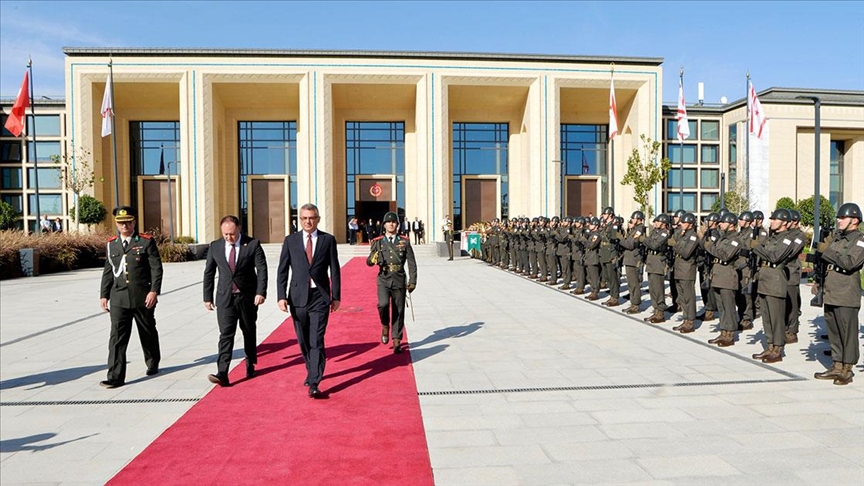 KKTC'DE YENİ CUMHURBAŞKANI TUFAN ERHÜRMAN ANT İÇTİ