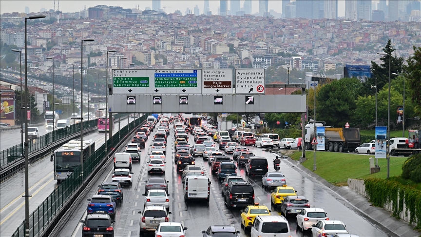 İstanbul'da trafik yoğunluğu yüzde 87'ye çıktı!