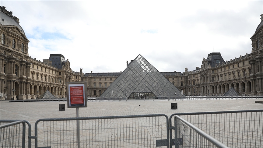 Fransa'da Louvre Müzesi soygunuyla bağlantılı 2 kişi gözaltına alındı