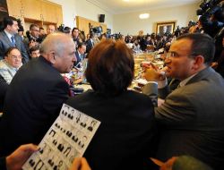 Parti Kapatma ve Yaş Kararı İle İlgili Düzenlemeler, Anayasa Komisyon'da Kabul Edildi!