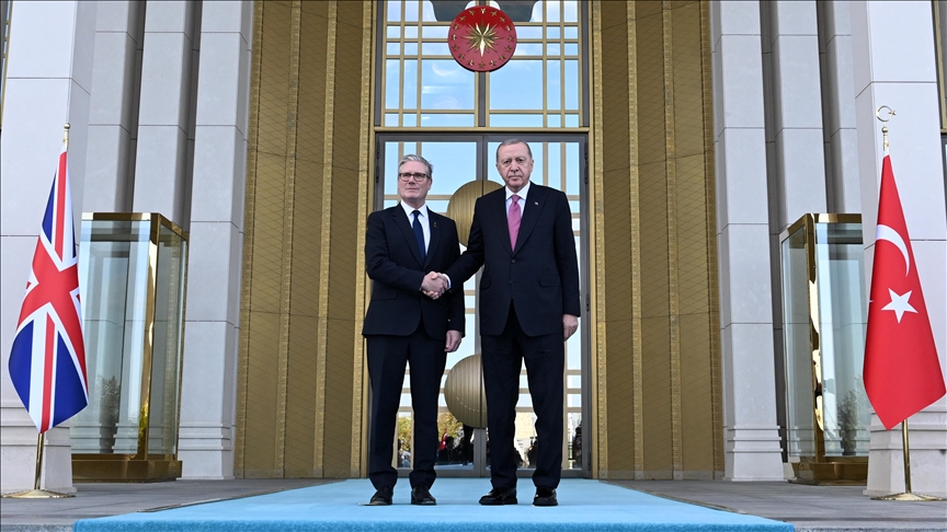 Cumhurbaşkanı Erdoğan, İngiltere Başbakanı Starmer'i resmi törenle karşıladı