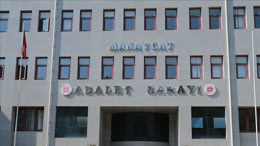 Manavgat Belediyesi'ne yönelik soruşturmada 24 şüpheli gözaltına alındı