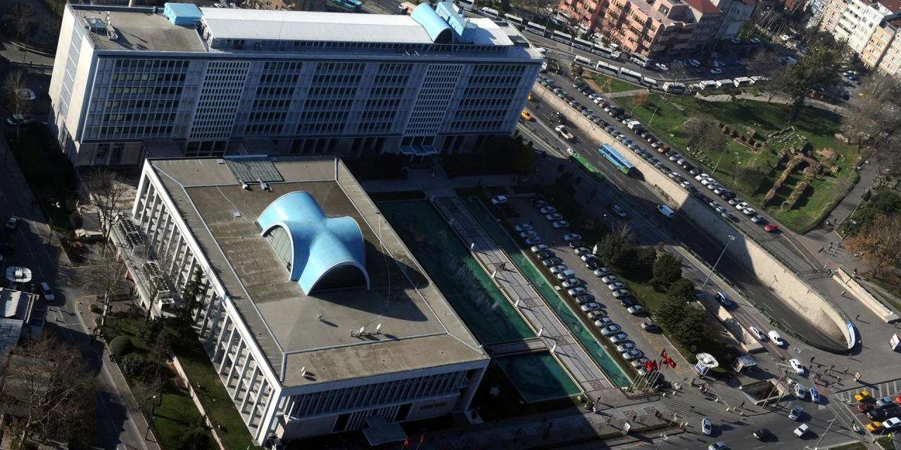 İBB'DEKİ 'VERİ SIZDIRMA' SORUŞTURMASINDA 4 ŞÜPHELİ HAKKINDA GÖZALTI KARARI