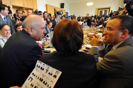 Komisyondan 16 Madde Geçti!