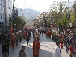 Bursa Caddelerinde Fetih Coşkusu