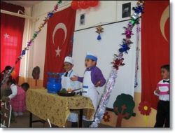 Minik Öğrenciler Okuma Bayramı'nda Yeteneklerini Sergiledi