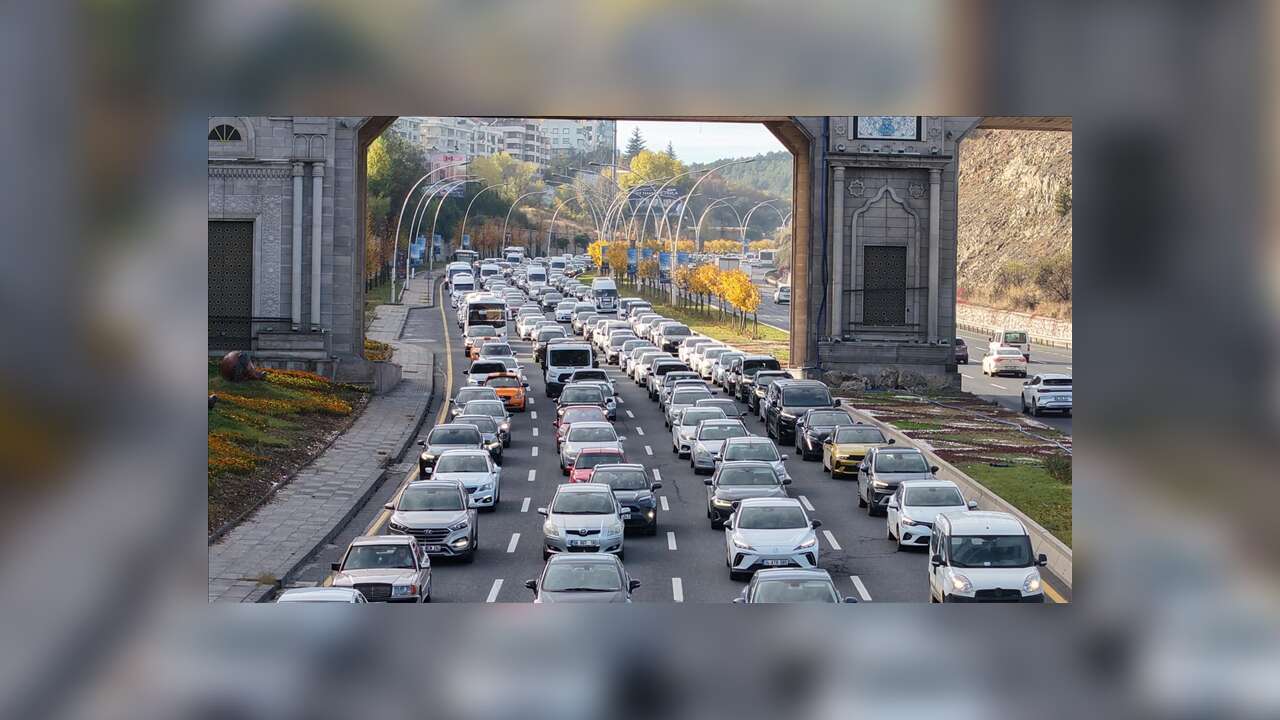 Ankara'da artan trafik sorununa araç sürücüleri tepkili