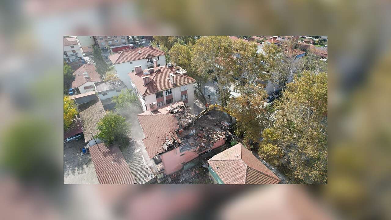 Bakan Kurum, Sındırgı'daki hasar tespit çalışmalarının tamamladığını bildirdi