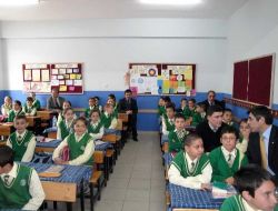 'meraklı Kitaplar' Çınar İlköğretim Okulu'nda
