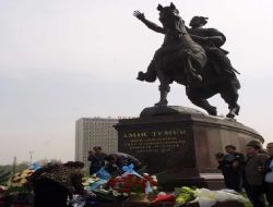 Özbekistan Timur'un Doğum Yıl Dönümünü Kutluyor