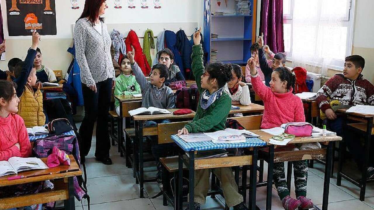 Norm kadro fazlası öğretmenlerin başka ilçelere resen atanmasına mahkemeden ret