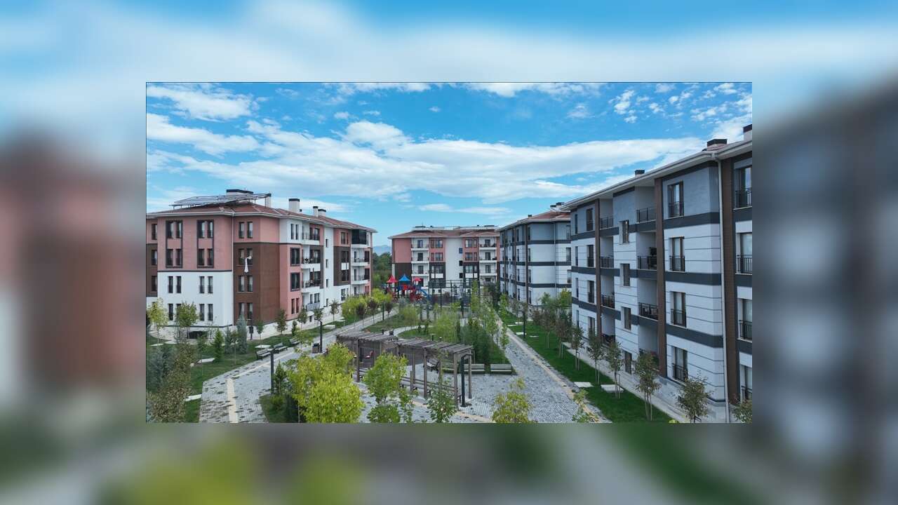 Bakan Kurum, TOKİ ile Düzce'de ev sahibi olan vatandaşların görüntülerini paylaştı