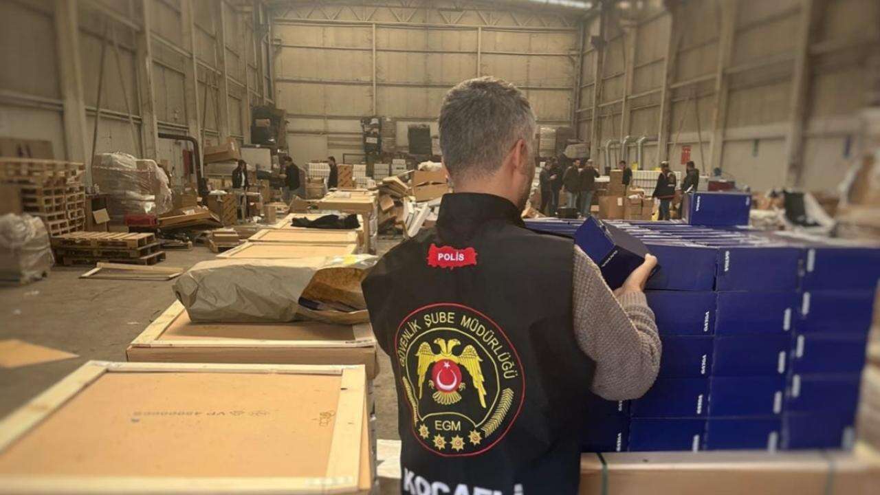 Kocaeli'de 38 bin 208 taklit araç parçası ele geçirildi