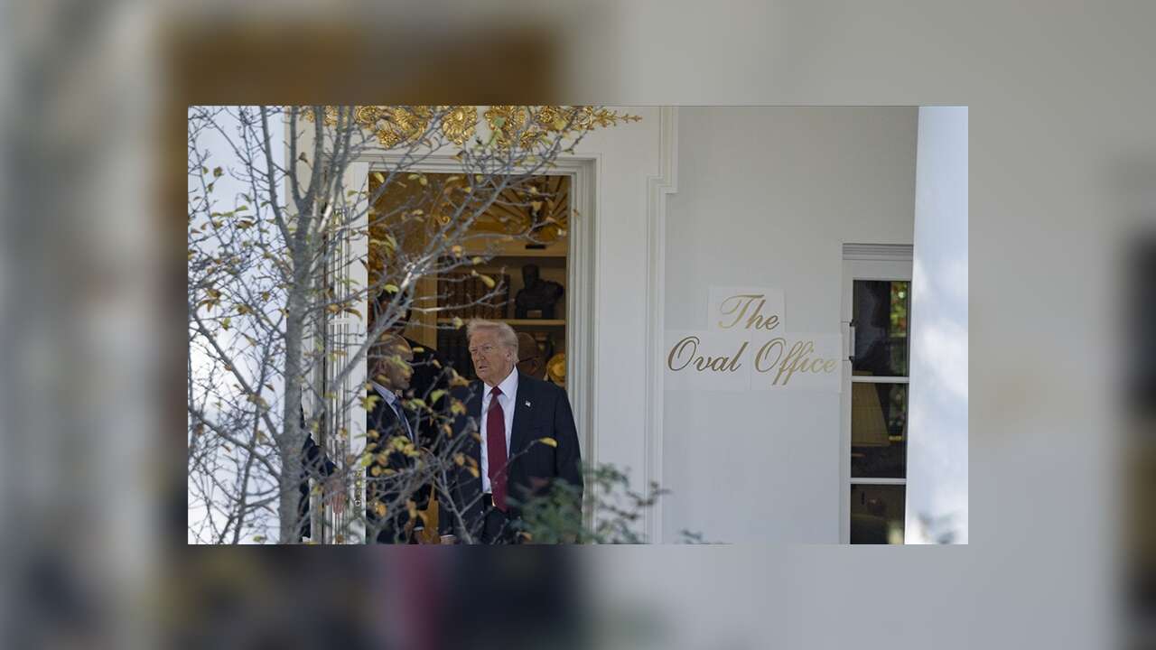 Beyaz Saray'da üzerinde "Oval Ofis" yazılı kağıt "tabela"ya Demokratlar tepki gösterdi