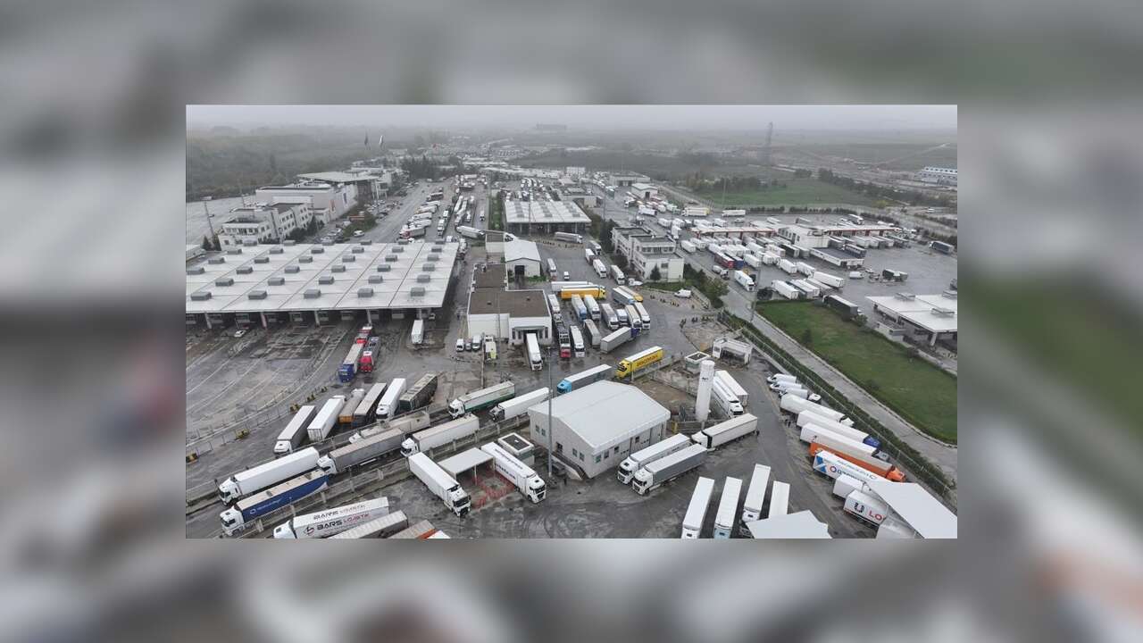 Kapıkule'de son dönemde alınan tedbirlerle saatte geçen tır sayısı rekor kırdı