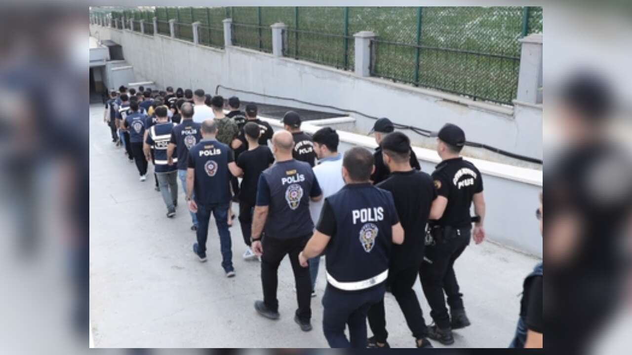 MERSİN'de 7.6 MİLYARLIK BAHİS OPERASYONU / 17 TUTUKLAMA