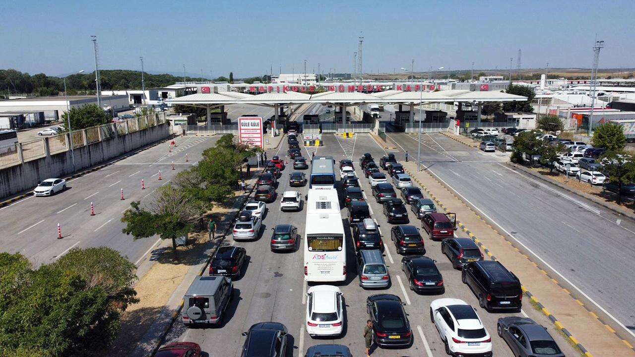 Yerli plakalı taşıtların gümrük işlemleri hızlanıyor