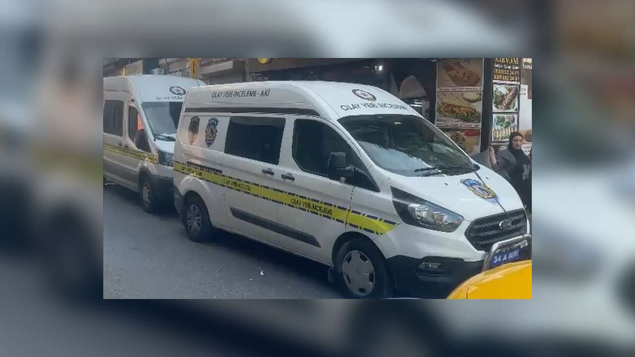 Fatih'te otelde kalan 2 turist bulantı ve kusma şikayetiyle hastaneye başvurdu