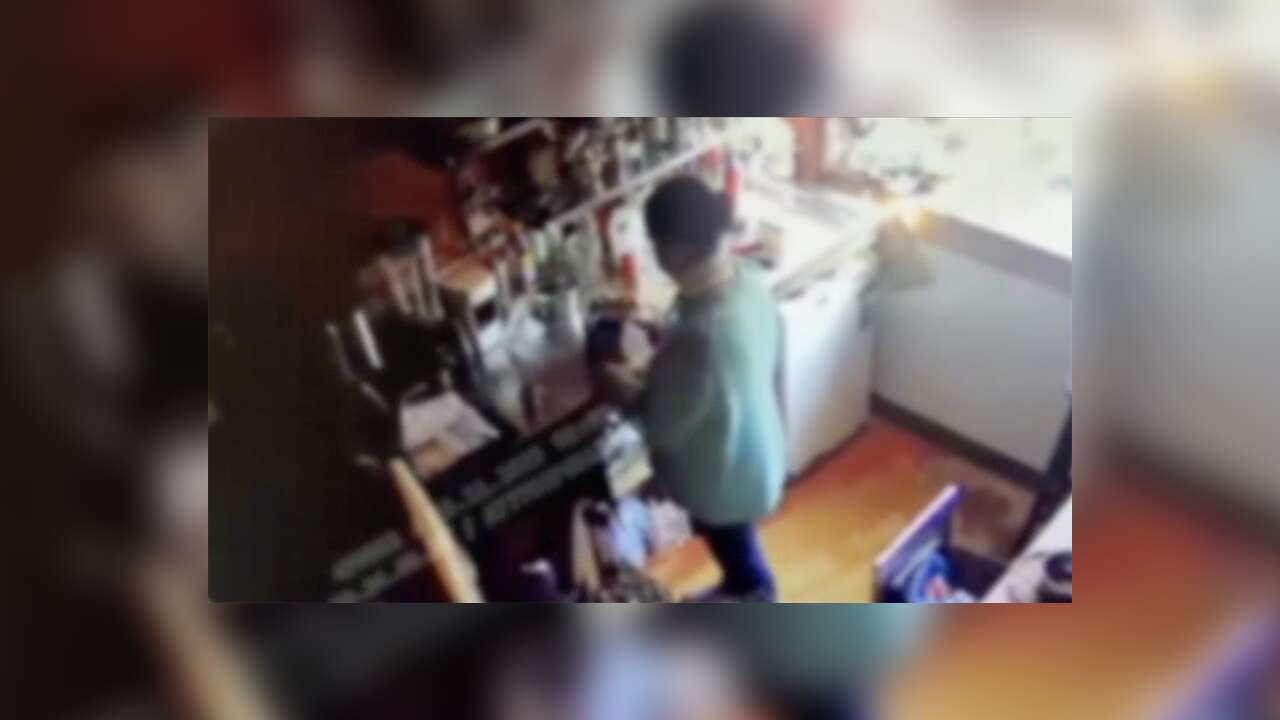 Beyoğlu'nda bulaşık deterjanıyla yapılan kahveyi içen müşterinin zehirlendiği iddiası