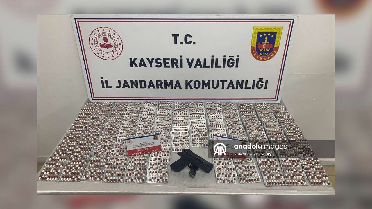 Kayseri'de uyuşturucu madde ticareti yapan 5 zanlı yakalandı