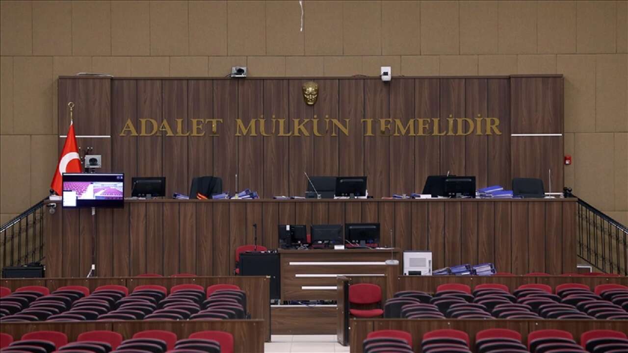 İzmir Büyükşehir Belediyesine yönelik soruşturmada "iş makinesi ve araç kiralanması hizmet alımı" davası başladı