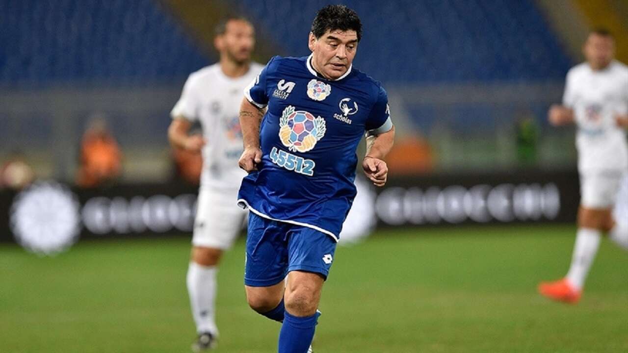Futbol efsanesi Maradona ölümünün 5. yılında anılıyor