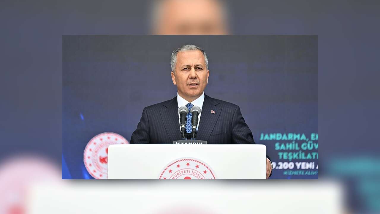 Bakan Yerlikaya: 9 bin 200 yeni araç, Türkiye Yüzyılı'nın güvenlik altyapısına vurulan güçlü bir mühürdür