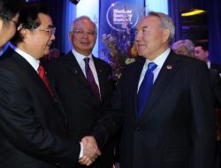 Kazak Lider Nazarbayev, Başbakan Erdoğan İle Sohbet Etti!
