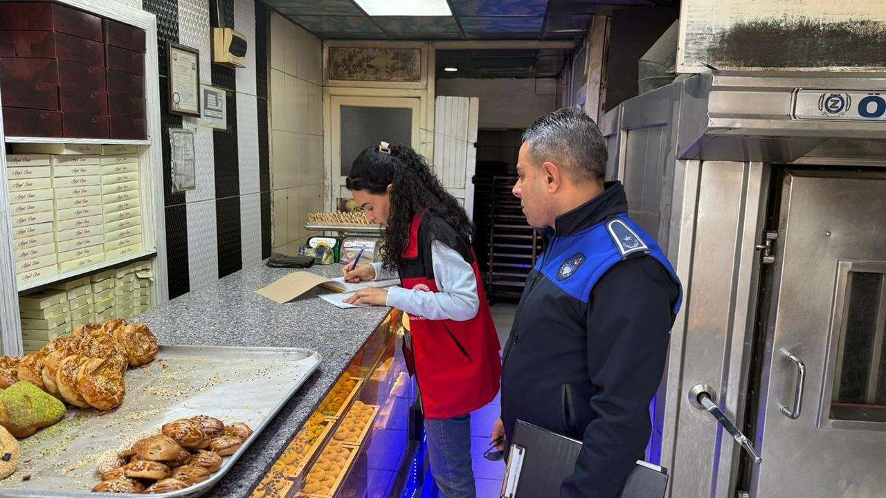 Gıda güvenliğine sıkı takip: 171 ürün imha edildi, 2 iş yeri mühürlendi