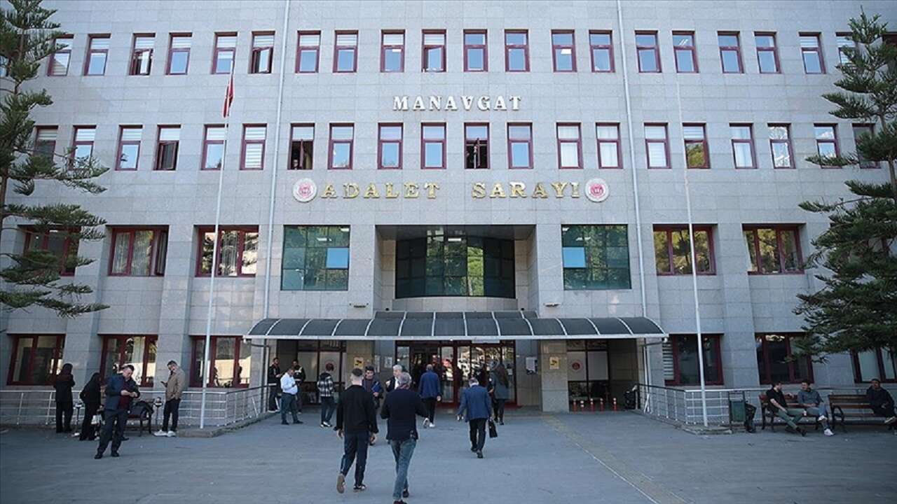 Manavgat Belediyesi'ne yönelik "rüşvet" davası sanıklarının yargılanması sürüyor