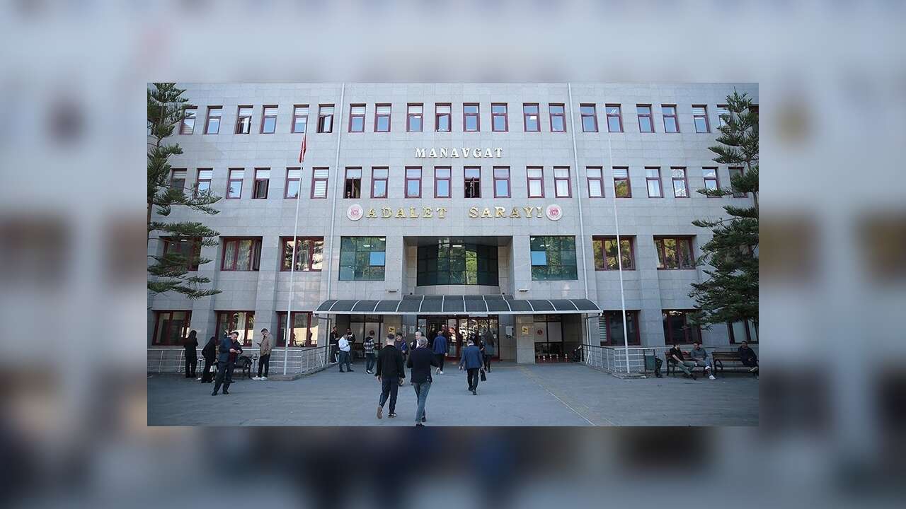 Manavgat Belediyesi'ne yönelik soruşturmada 3 kişi tutuklandı