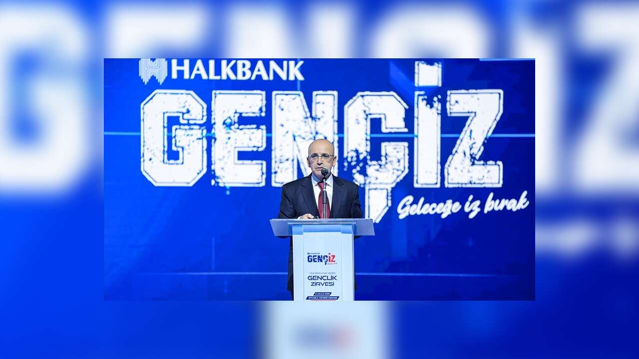 Hazine ve Maliye Bakanı Şimşek: Enflasyon düşüyor, düşmeye devam edecek