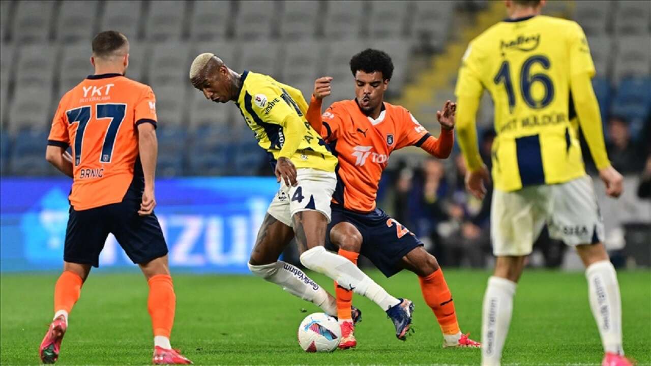 Fenerbahçe ile RAMS Başakşehir ligde 35. randevuda