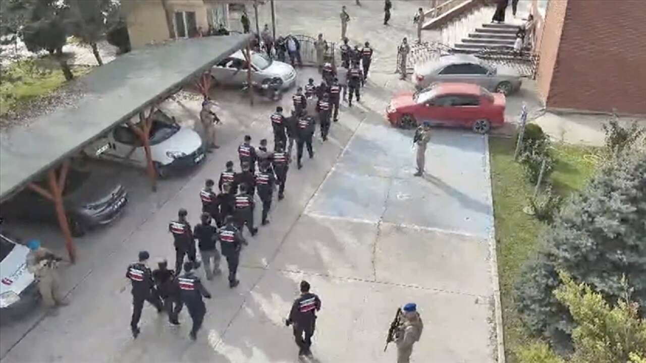 Organize suç örgütlerine yönelik 7 ilde düzenlenen operasyonlarda 47 şüpheli tutuklandı