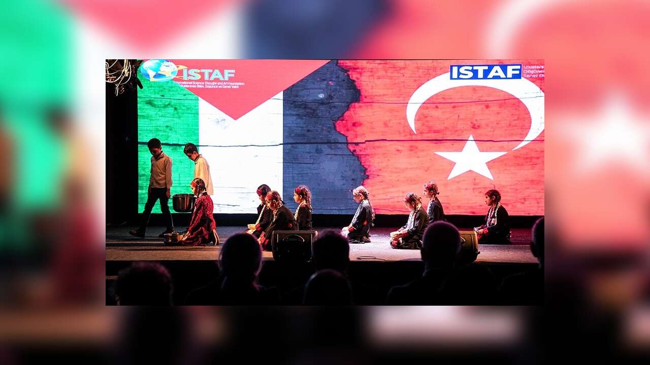 İstanbul'da "Küllerinden Yeniden Çiçeklensin Gazze" programı düzenlendi