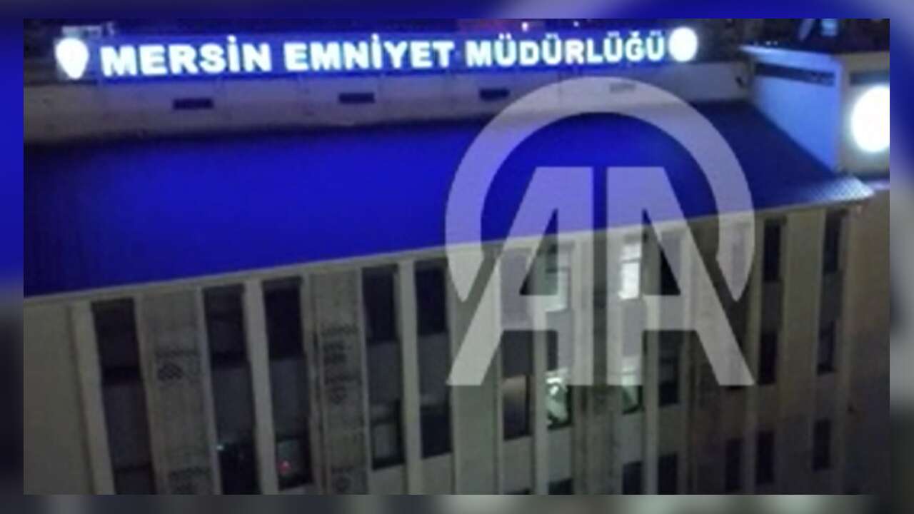 Mersin'de rüşvet ve resmi belgede sahtecilik iddiası: 8 şüpheli yakalandı