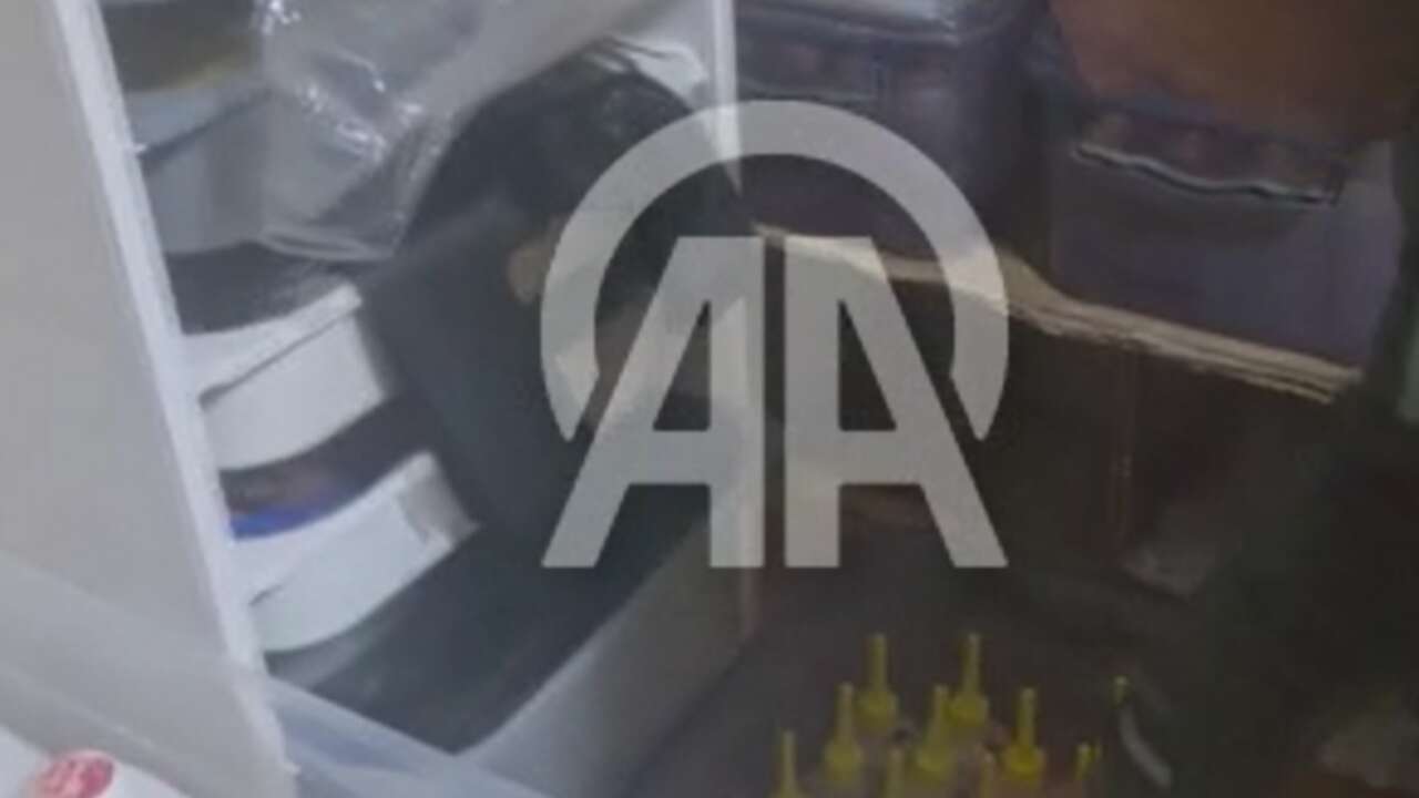 SİVAS - Kaçak elektronik sigara malzemeleri ele geçirildi