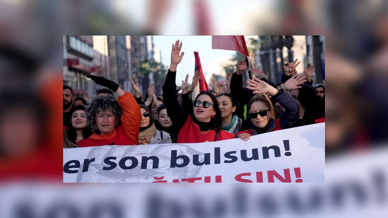 İzmir'de işçiler işbaşı ve sosyal hak eylemlerine devam etti